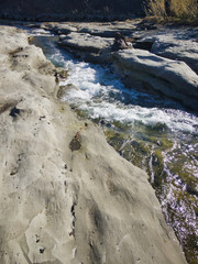  Fossil rocks on both sides and the bottom of the river. A miracle land where fossils from 1.7 to 2 million years ago are exposed on a large scale. 