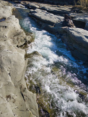  Fossil rocks on both sides and the bottom of the river. A miracle land where fossils from 1.7 to 2 million years ago are exposed on a large scale. 
