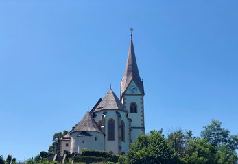 Fototapeta na wymiar Wallfahrtskirche Maria Wörth am Wörthersee in Kärnten