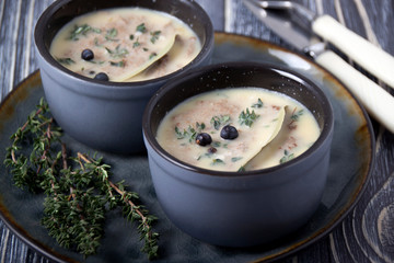 Chicken liver paste with thyme