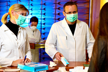Coronavirus Epedemie Mundschutz in der Apotheke