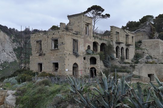 Napoli - Scorcio della Villa Imperiale di Pausilypon