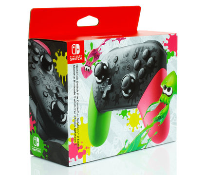 Box of Nintendo Switch Pro Controller Splatoon 2 Edition
