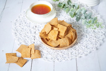 A snack similar to chips. It's called millet crisp crust