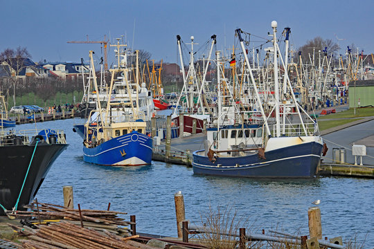 Im Hafen von B&uuml;sum an der Nordsee (Schleswig-Holstein)