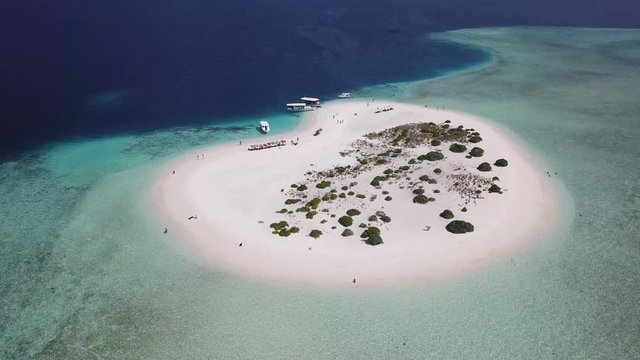 Maldivas, isla deshabitada