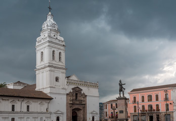 Obraz premium Santo Domingo Church, historical center of Quito, founded in the 16th century on the ruins of an Inca city, Ecuador