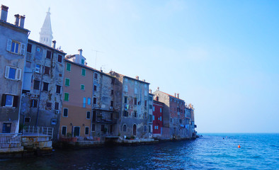 Obraz premium Houses on the coast in Rovinj, Croatia