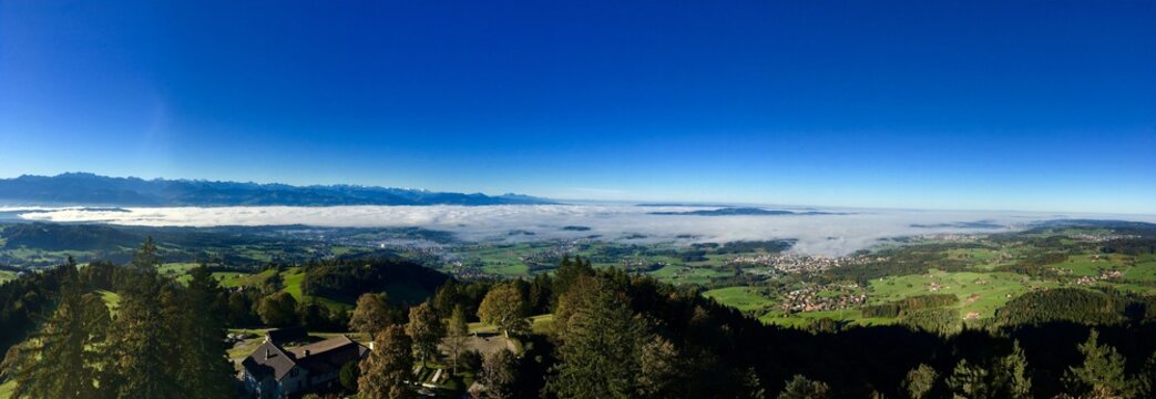 Vista panoramica desde el Bachtel en Hinwil hacia la zona de Zurich