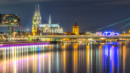Obraz premium Cologne city at night