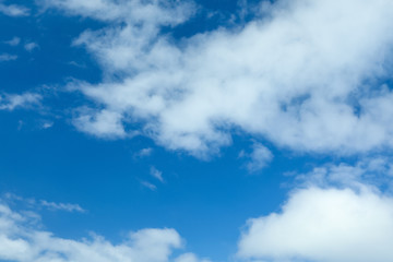 Obraz premium Picturesque view of beautiful blue sky with fluffy white clouds