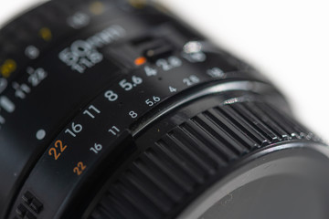 Detailed pictures of two  old focal lengths for digital SLR cameras