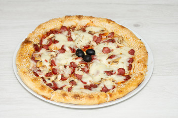 Pizza Prosciutto e Funghi