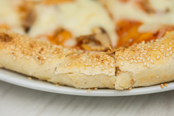 Pizza Prosciutto e Funghi