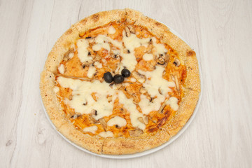 Pizza Prosciutto e Funghi