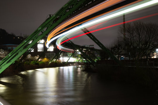 Wuppertal Schwebebahn Nacht 1