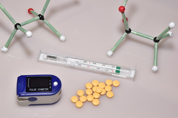 ricerca sui medicinali attivi sui virus. Pillole antivirale. Coronavirus