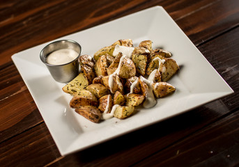 Papas Cambray con aioli de ajo 