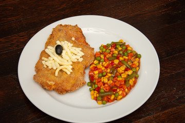 Stuffed fillet and vegetable salad