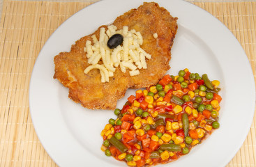 Stuffed fillet and vegetable salad