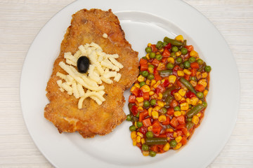 Stuffed fillet and vegetable salad