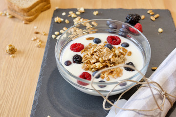 muesli with fresh berries