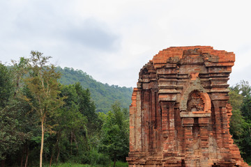 Naklejka premium ミーソン遺跡 ベトナム クアンナム省 My Son Ruins Vietnam