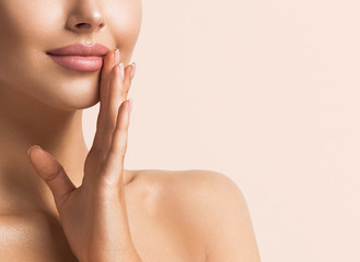Obraz na płótnie Canvas Beautiful woman body neck shoulders lips healthy skin cosmetic tanned skin care female model