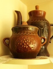 Old Pottery. Collecting. Teapot and sugar bowl.
