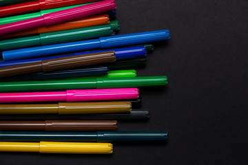 Fototapeta premium colorful felt-tip pens close-up