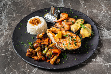 grilled salmon and prawn with vegetables