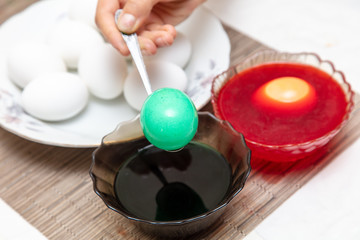 Obraz na płótnie Canvas Painting eggs in the kitchen.