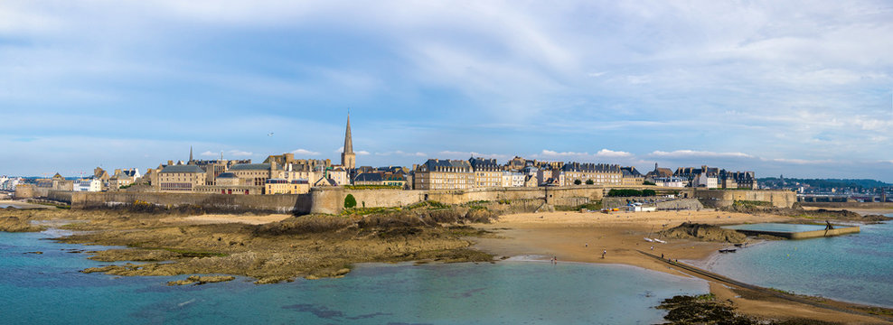 St Malo old medieval city scenic skyline or cityscape panorama on late afternoon, summer, Brittany, France. © Matthieu