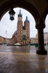 Fototapeten Marienkirche in Krakau mit Tauben © Jonuu