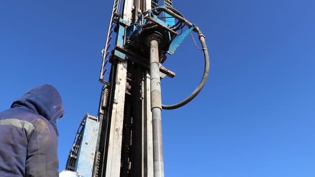 Work rig. Drilling with flushing solution. Device wells for deep freezing soil.