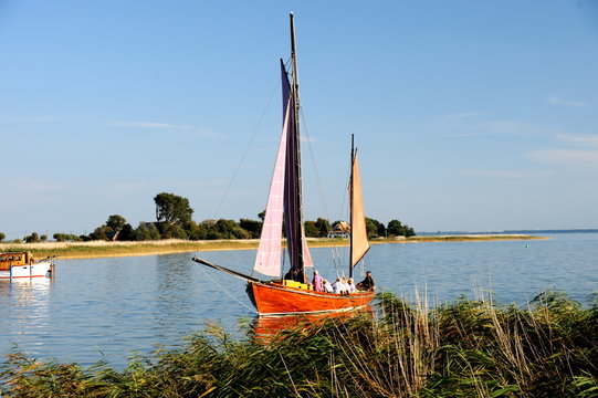 Wustrow, Hafen, Marina und Zeesboote