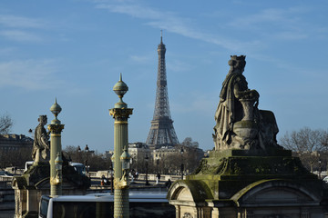 Fototapeta na wymiar Paris, France : place de la Concorde, statues, tour Eiffel.