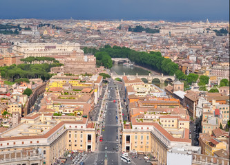 Obraz premium Rome cityscape from top of St. Peter's Cathedral in Vatican