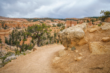 hiking the fairyland loop trail in bryce canyon national park, utah, usa