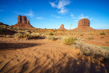 the scenic drive in the monument valley, usa