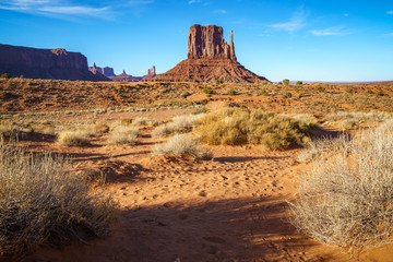 the scenic drive in the monument valley, usa