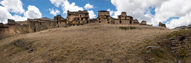 Fototapeta na wymiar Tantamayo Huamalíes Province Peru Andes. Reuins of ancient Inca site. Oanorama