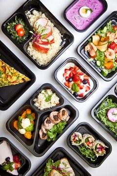 Zdrowa dieta pudełkowa sniadanie obiad lunch box, pełnowartościowy, zbilansowany fit posiłek na cały dzień 