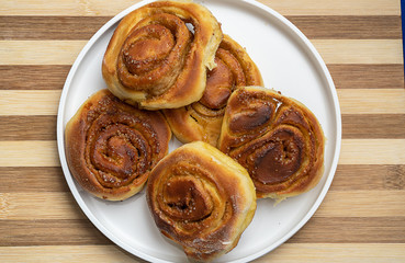 pan de canela listos para comer