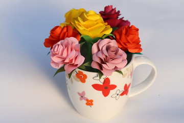 折り紙で作ったバラの花