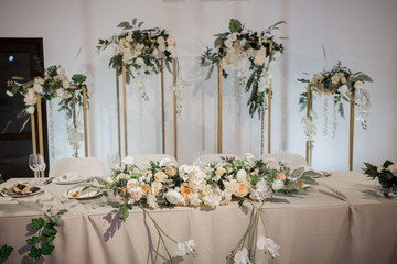 flower decor on the wedding table
