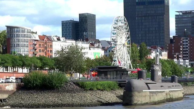 Ferris whell und submarine