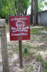 Land mine sign