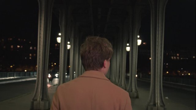 pont bir hakeim man alone frome back