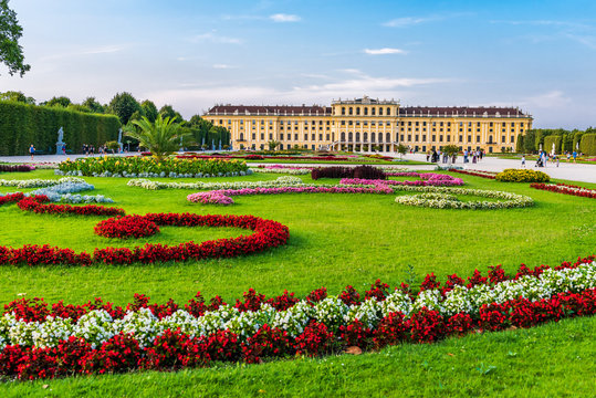 Schonbrunn Palace in Vienna